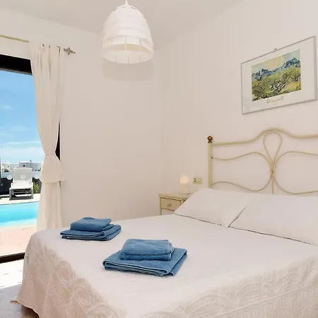 Playa Blanca Sleeps 6 Pool Wifi Willa *